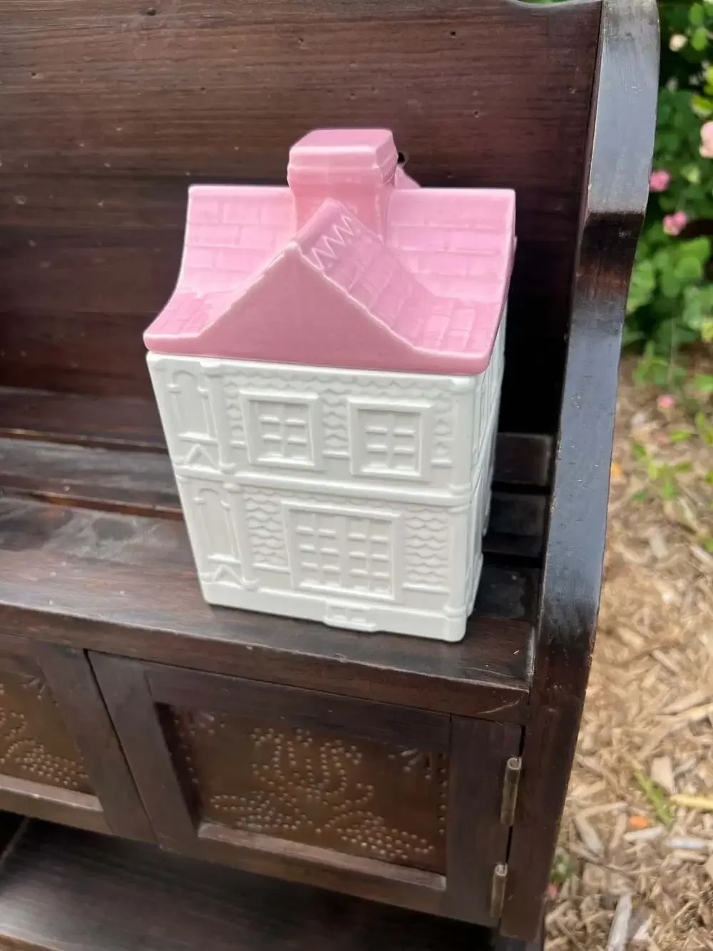 Vintage 1989 Avon Townhouse Collection Tea Room Pink Roof House Canister Jar